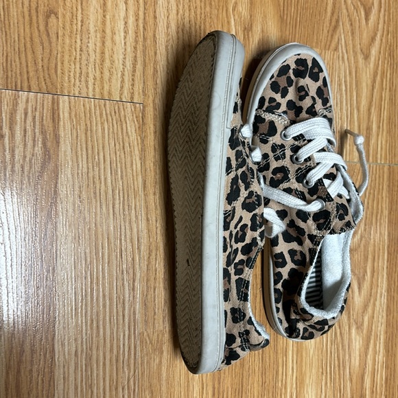 SOOA Comfy Leopard white lace tie shies cannot see size but I wear size 5 - Picture 7 of 10